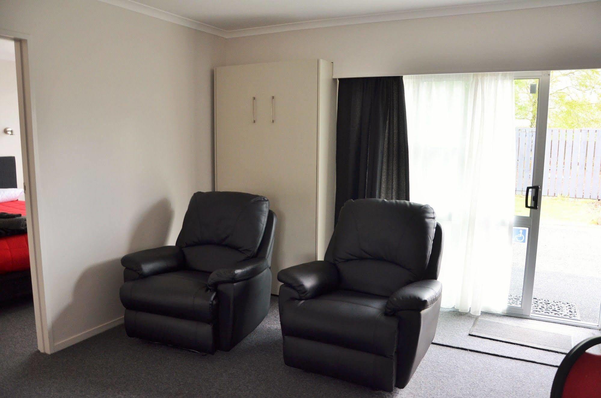 Esplanade Motels Гор Екстериор снимка